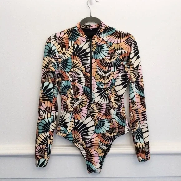 Billabong A/Div Long Sleeve Swimsuit Small Retro Print Surf Suit Rashguard Zip - Picture 4 of 5